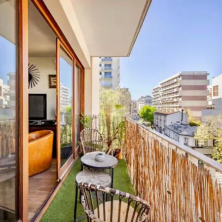 Jolie 2 Pièces Avec Balcon 15 Eme